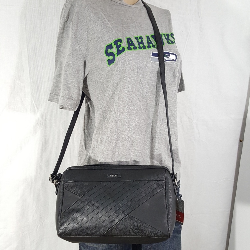 Relic Quinn Black Crossbody/ Messenger Hobo New